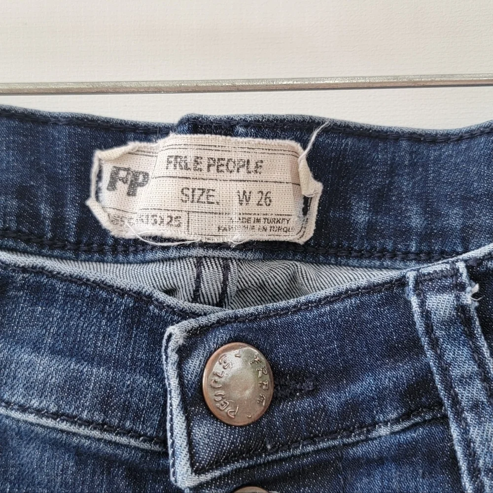 Free People Skinny Jeans Size 26 Dark Blue Exposed Fly Raw Hems Minimalist Jeans